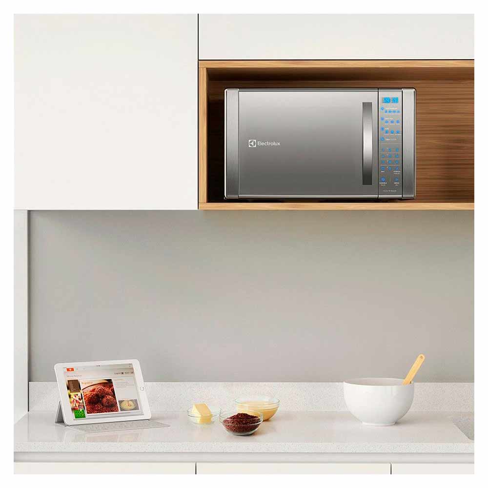 Micro-ondas Electrolux com 31 Litros de Capacidade e Grill Prata - ME41X