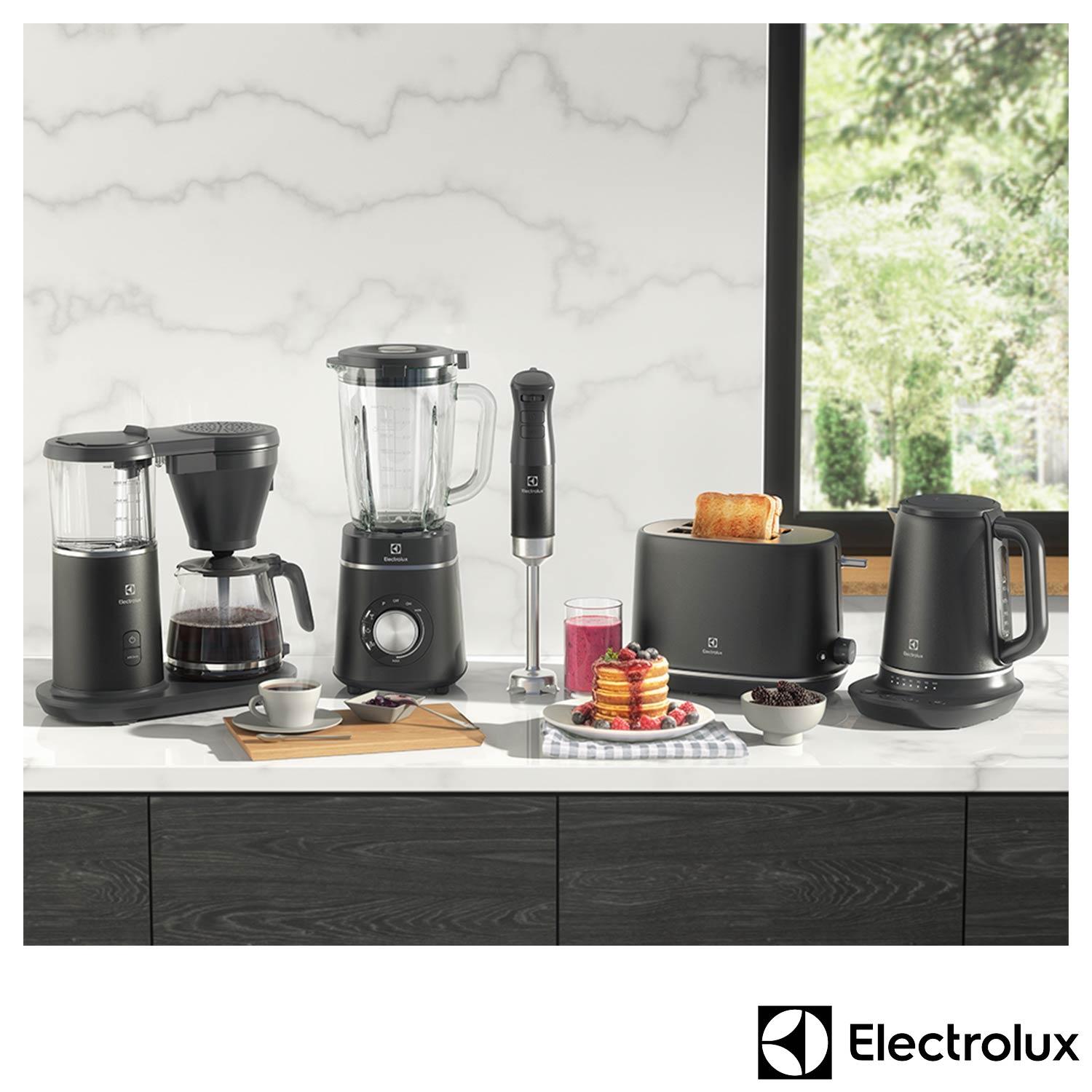 Liquidificador Electrolux Expert com Velocidade Variável e Jarra com 2 Litros - BLP70