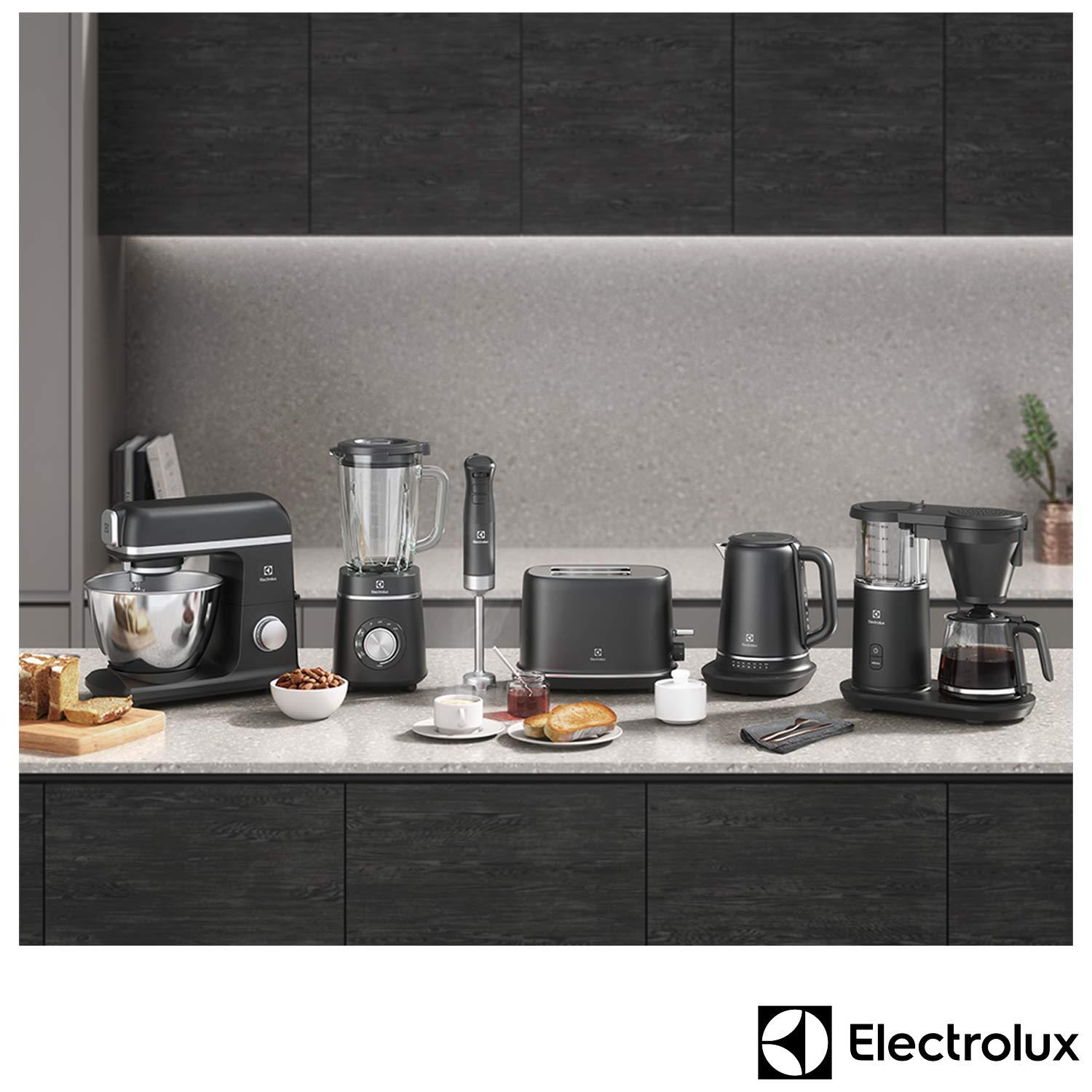 Liquidificador Electrolux Expert com Velocidade Variável e Jarra com 2 Litros - BLP70
